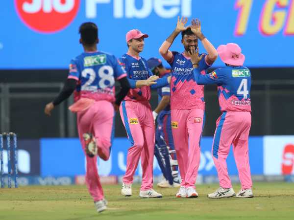 చేలరేగిన ఉనాద్కత్..