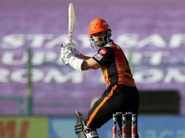 మాజీల విమర్శలు.. మాజీల విమర్శలు..