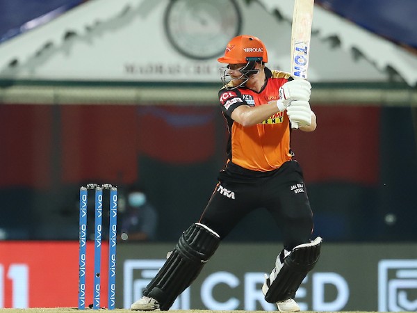 10 పరుగులతో ఓటమి: