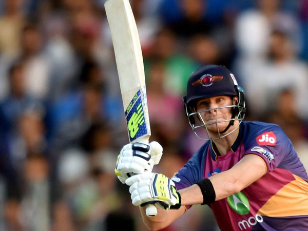 స్మిత్‌కు ధోనీతో పోలికా..?