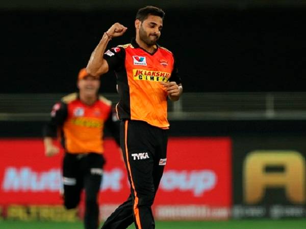 దెబ్బ తీసిన భువీ వైఫల్యం..