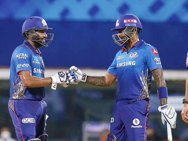 ఓడే మ్యాచ్లో గెలిచిన ముంబై.. ఓడే మ్యాచ్లో గెలిచిన ముంబై..