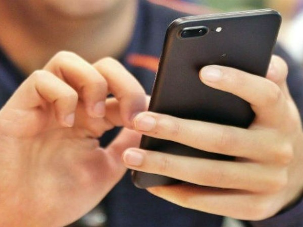 లవర్‌తో మాట్లాడుతున్నానని...