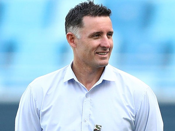 రైనా, ఫాఫ్ డుప్లెసిస్‌తో మాట్లాడిన హస్సీ