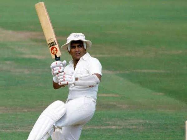 గవాస్కర్ ప్యాడ్లతో..