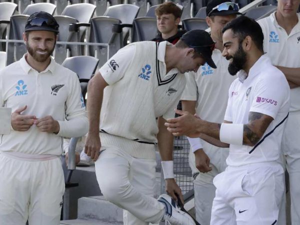  కోహ్లీసేనదే లీడ్..