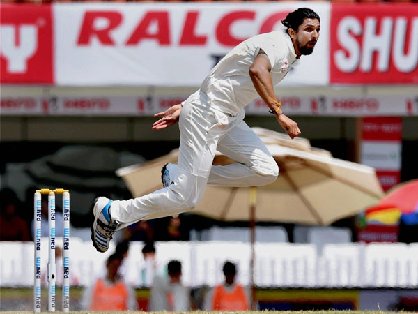 ఉమ్మి రుద్దకున్నా బంతి స్వింగ్ అవ్వగలదు: ఉమ్మి రుద్దకున్నా బంతి స్వింగ్ అవ్వగలదు: