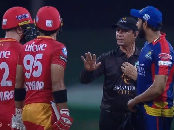 చెలరేగిన కొలిన్ మున్రో.. చెలరేగిన కొలిన్ మున్రో..