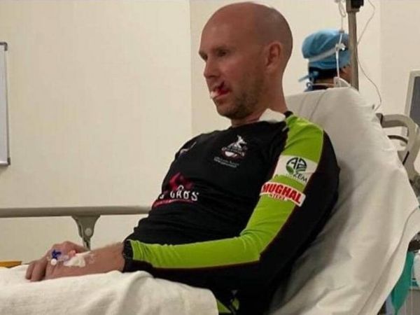 సర్జన్లకు ధన్యవాదాలు: సర్జన్లకు ధన్యవాదాలు: