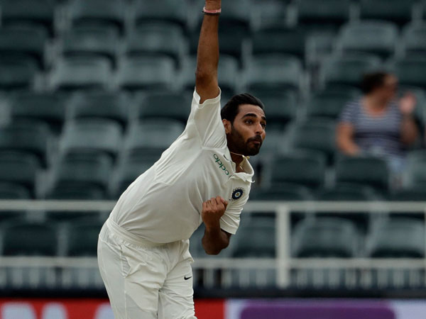 భువీ ఉంటే స్వింగ్ చేసేవాడుగా