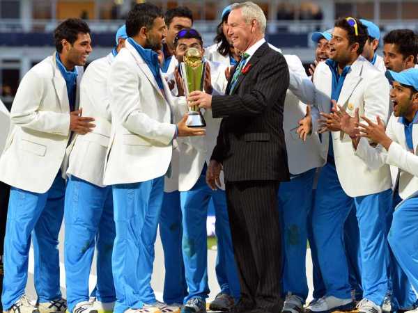 350 వన్డే మ్యాచ్ల్లో 10773 రన్స్: 350 వన్డే మ్యాచ్ల్లో 10773 రన్స్: