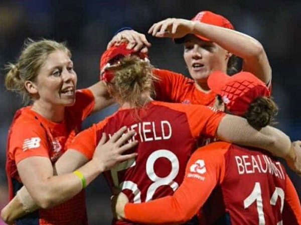 పటిష్టంగా ఇంగ్లండ్ పటిష్టంగా ఇంగ్లండ్