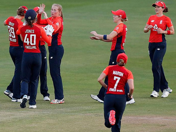 తుది జట్లు తుది జట్లు