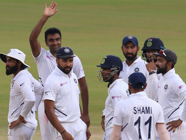 జడేజా, అశ్విన్ను ఆడించాలి జడేజా, అశ్విన్ను ఆడించాలి