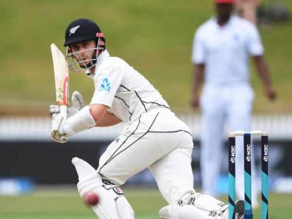 పేలవంగా బ్యాటింగ్.. పేలవంగా బ్యాటింగ్..