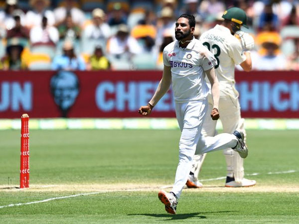 సిరాజ్‌ను తీసుకునేందుకు..