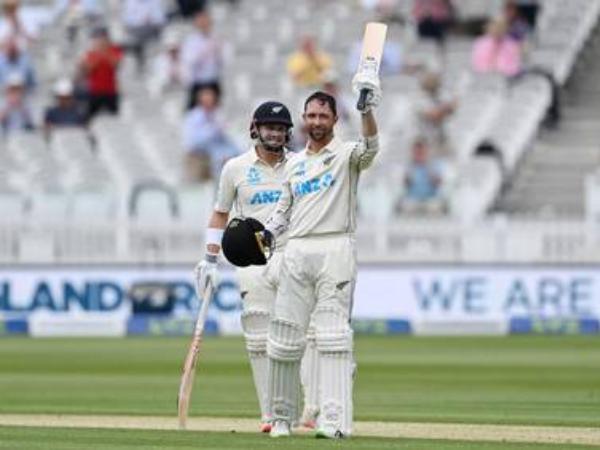 కాన్వె డబుల్ సెంచరీ: కాన్వె డబుల్ సెంచరీ: