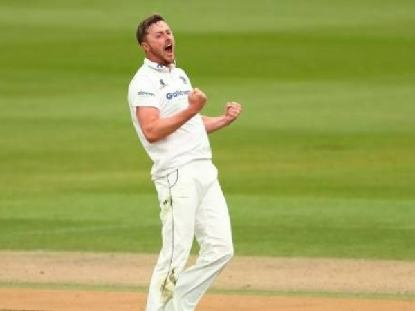 మిడి మిడి జ్ఞానంతో..