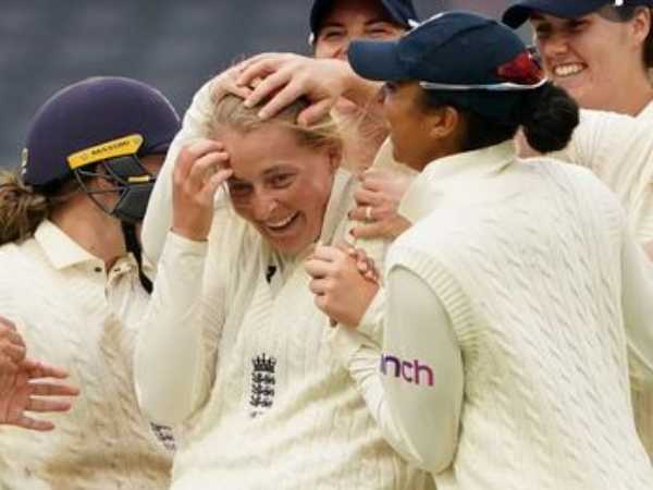 సంక్షిప్త స్కోర్లు..