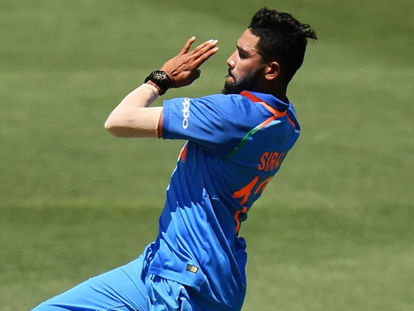 ఇంగ్లండ్‌కు పయనం..