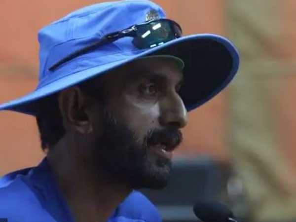  ప్రతీ ఒక్కరితో..