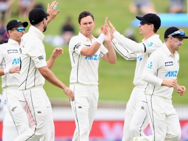 న్యూజిలాండ్‌కు కొంచెం..