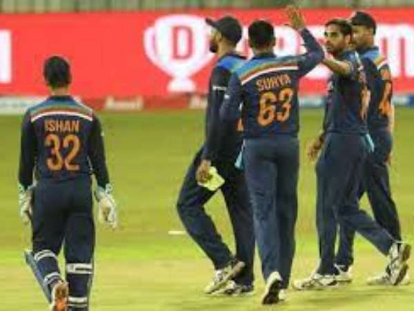 ఆరుగురు బౌలర్లతో బరిలోకి: