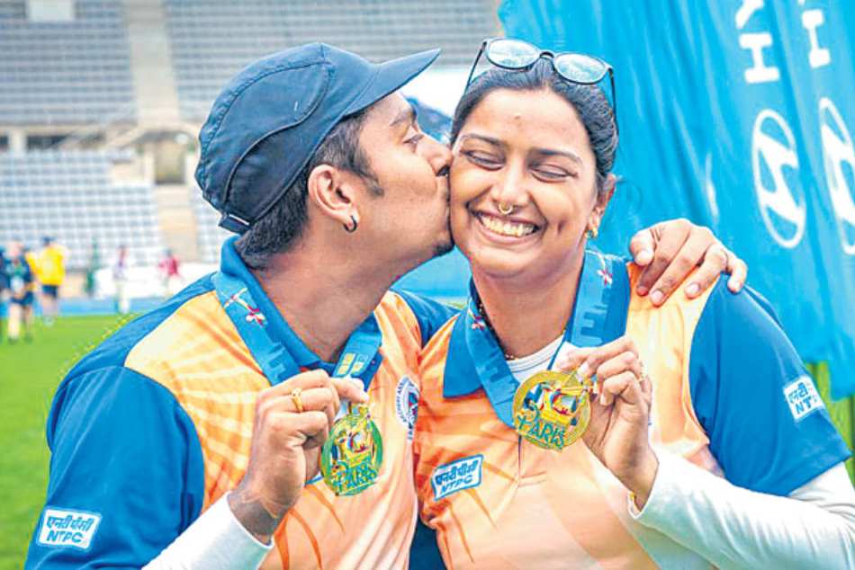 Love birds and couples competing together at the Tokyo Olympics Love birds and couples competing together at the Tokyo Olympics