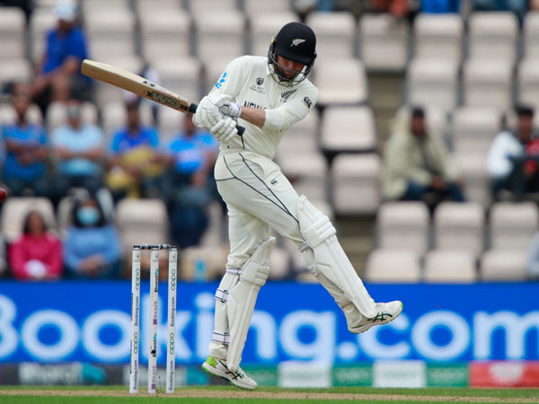 కాన్వేకి ఐసీసీ అవార్డు