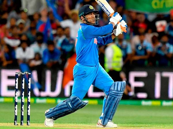 మార్టిన్‌ గప్తిల్‌ డైరెక్ట్ త్రో: