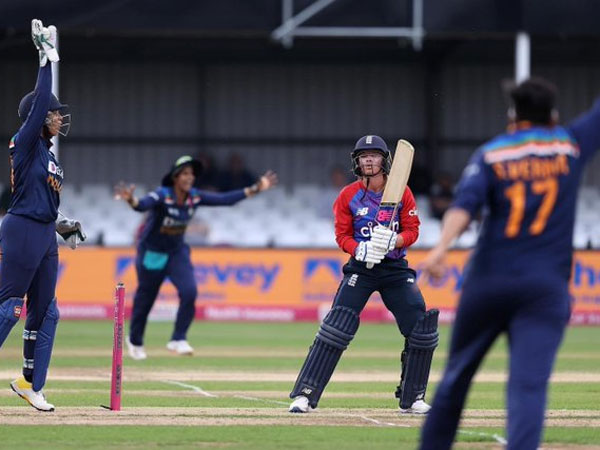 జోన్స్ భారీ షాట్