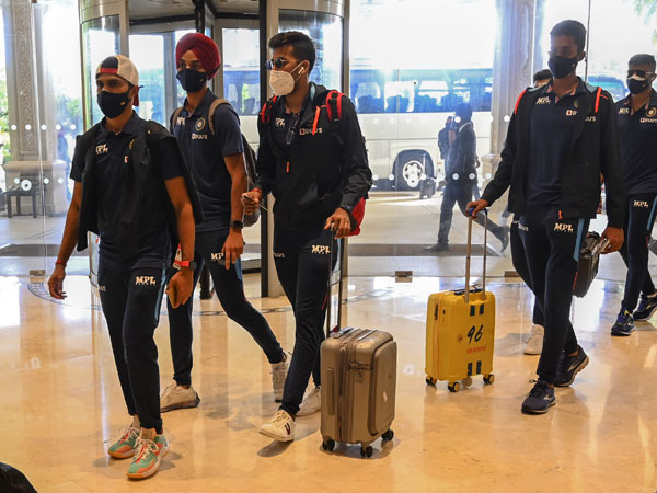 హోటెల్లోనే ధావన్ సేన