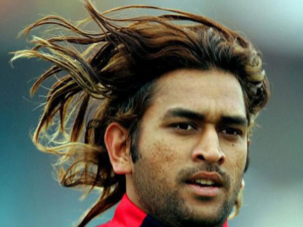 ధోనీ హెయిర్ స్టైల్‌కు ఫిదా