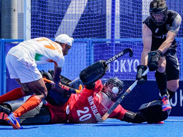 తొలి మ్యాచ్‌లో కివిస్‌కు షాక్..