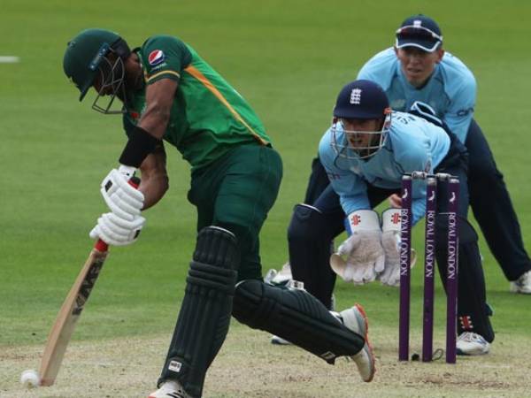  బాబర్ చెలరేగినా..