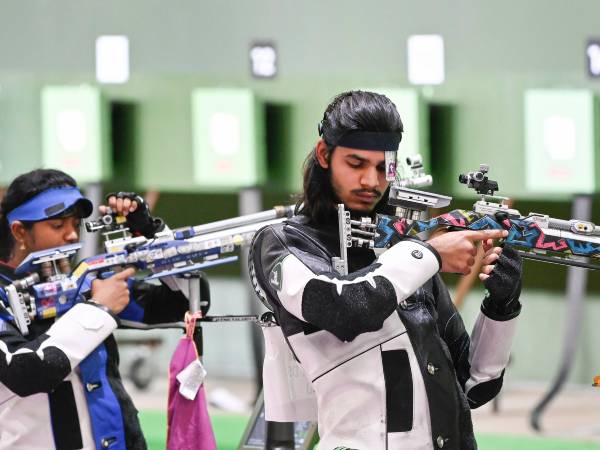 మూడింటిలో విఫలం..