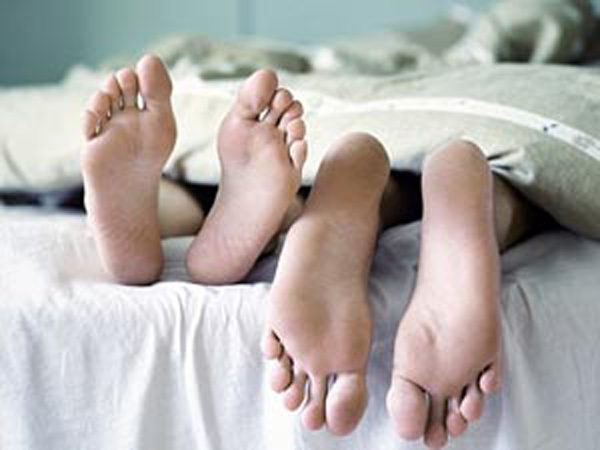 మరొకరు చేరితే విరిగిపోతుంది