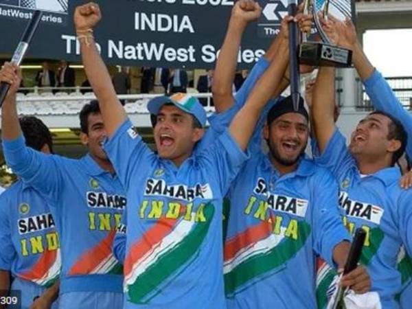 యువ ఆటగాళ్లకు అవకాశాలు: