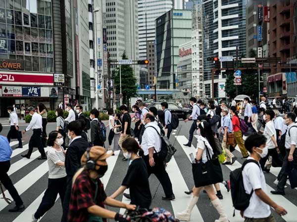 కరోనా కలకలం... కరోనా కలకలం...