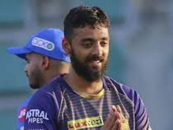  మీడియం పేసర్‌గా..