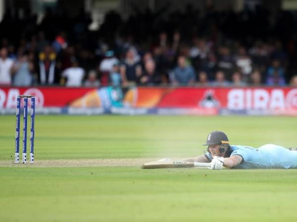 వివాదస్పద 6 పరుగులు..