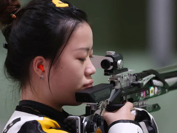 వెంట్రుకవాసిలో బంగారానికి దూరం