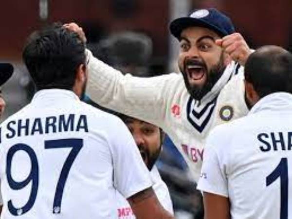 కోహ్లీ ట్రేడ్ మార్క్ రివ్యూ..