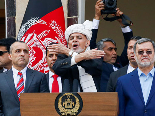 దేశం విడిచి పారిపోయిన..