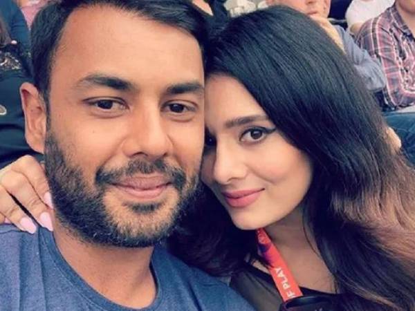 మయాంతి లాంగర్‌తో..