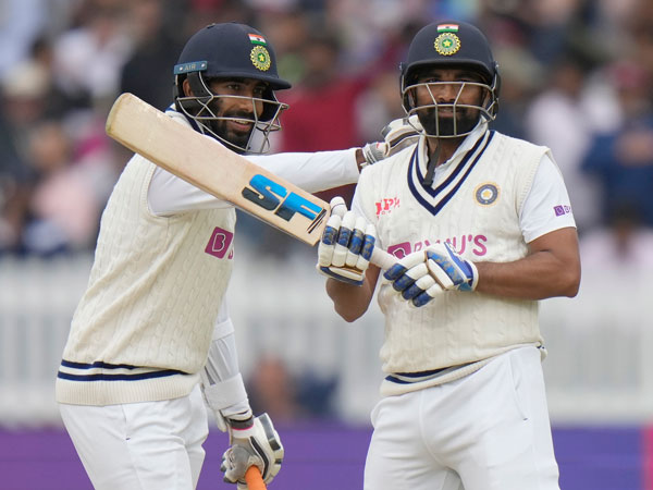 బుమ్రాను పక్కకు తోసేశాడు