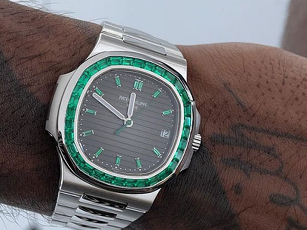 కళ్లు బైర్లు కమ్మే రిస్ట్ వాచ్ ప్రైస్ ట్యాగ్..