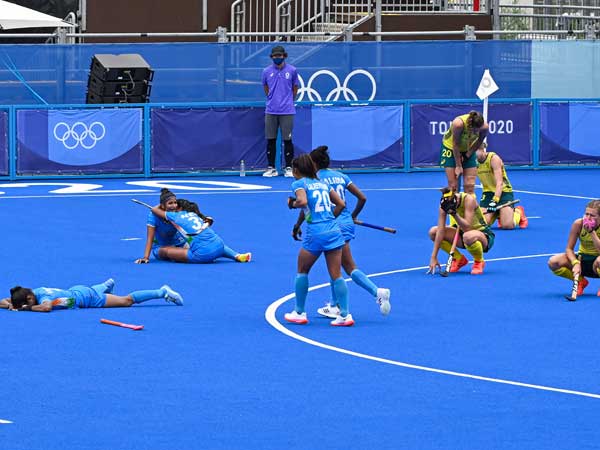 ఆస్ట్రేలియా భిన్నం..