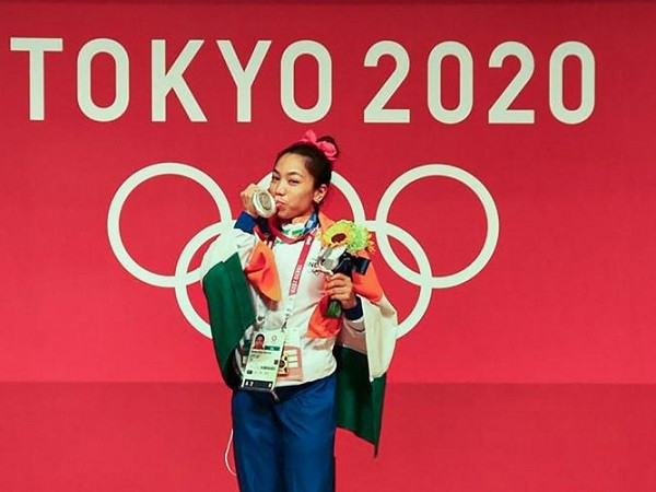  దేశానికి తొలిపతకం అందించిన మీరాబాయి