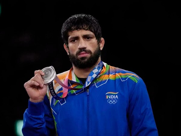  నాల్గవ పతకం అందించిన రవి దహియా